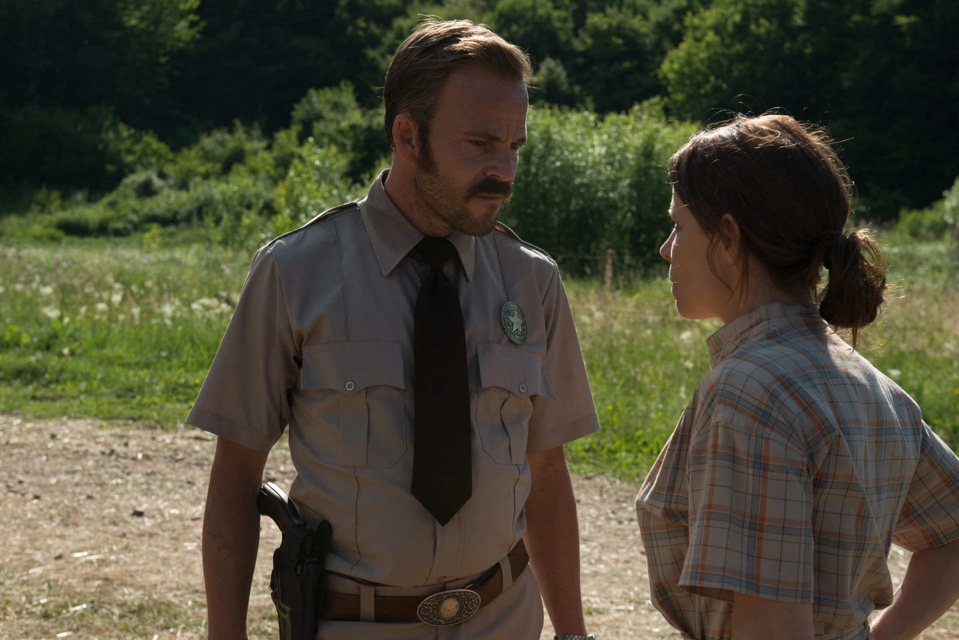 Lili Taylor and Stephen Dorff in Leatherface (2017)