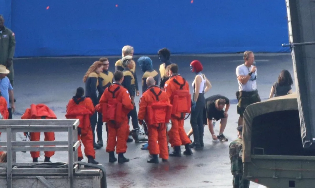 Nicholas Hoult, Sebastian MacLean, Julian Bailey, Jennifer Lawrence, Kodi Smit-McPhee, Andre Bedard, Alexandra Shipp, Sophie Turner, Tye Sheridan, and Michael Lipka in Dark Phoenix (2019)