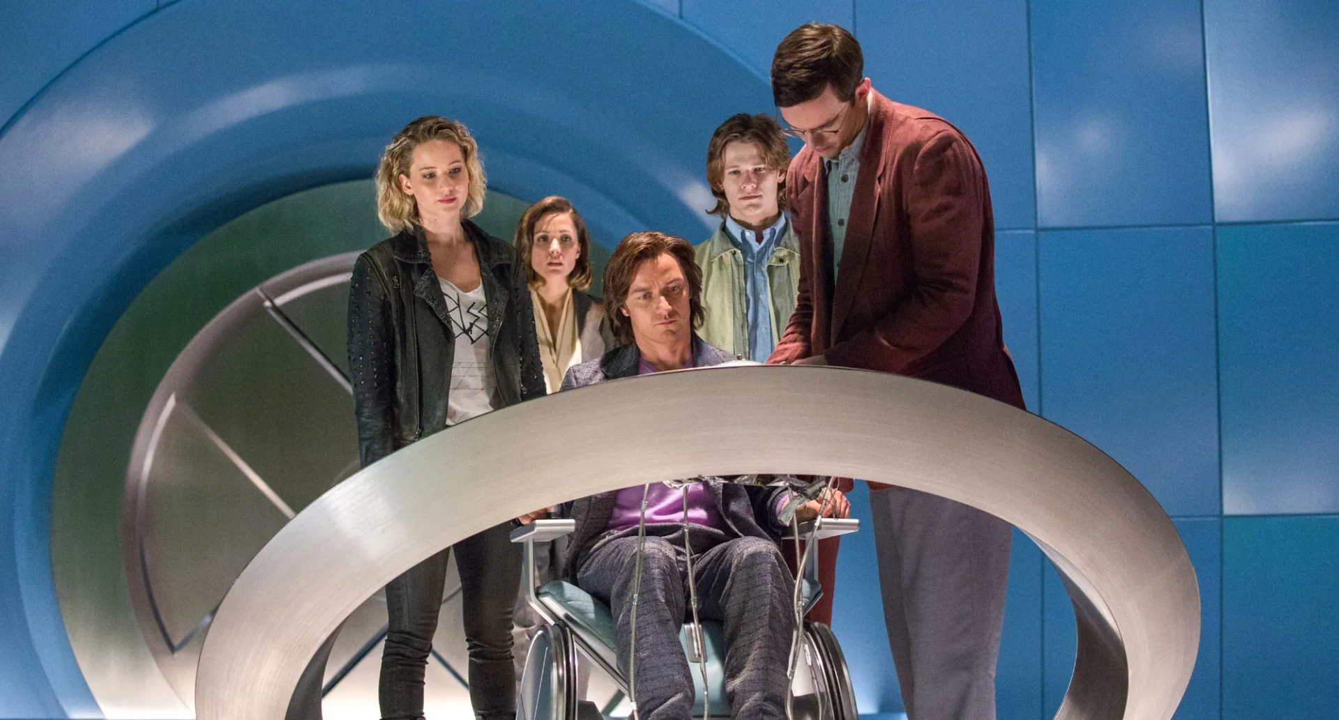 Rose Byrne, Nicholas Hoult, James McAvoy, Lucas Till, and Jennifer Lawrence in X-Men: Apocalypse (2016)