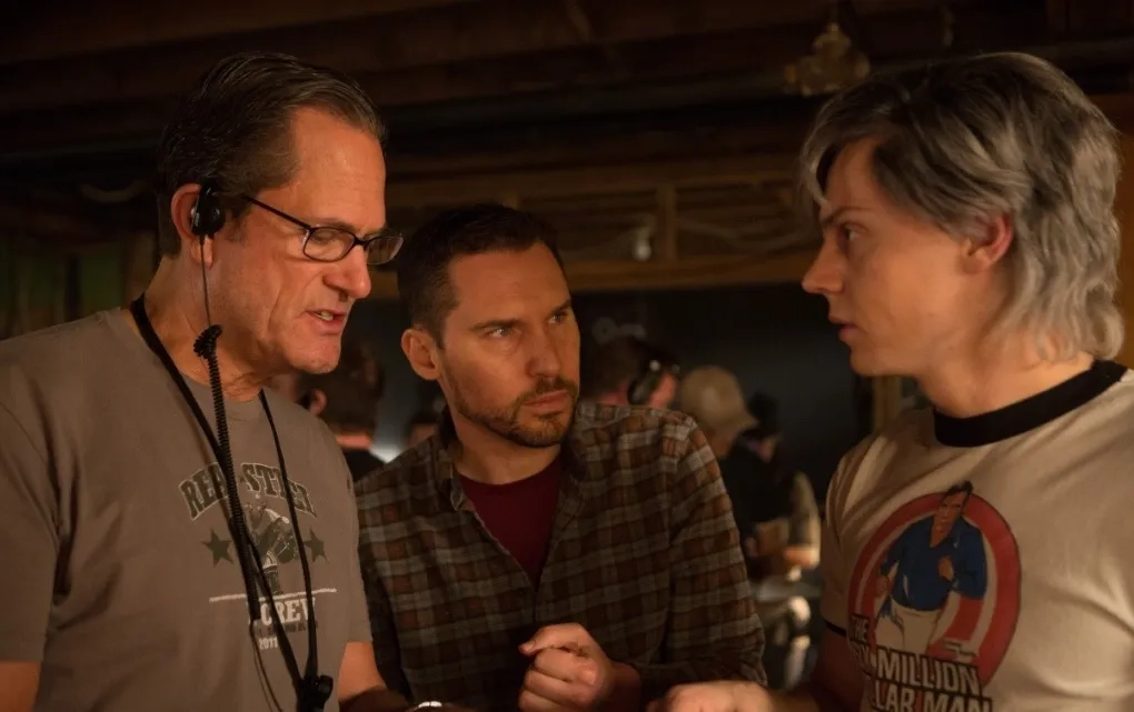Bryan Singer and Evan Peters in X-Men: Apocalypse (2016)