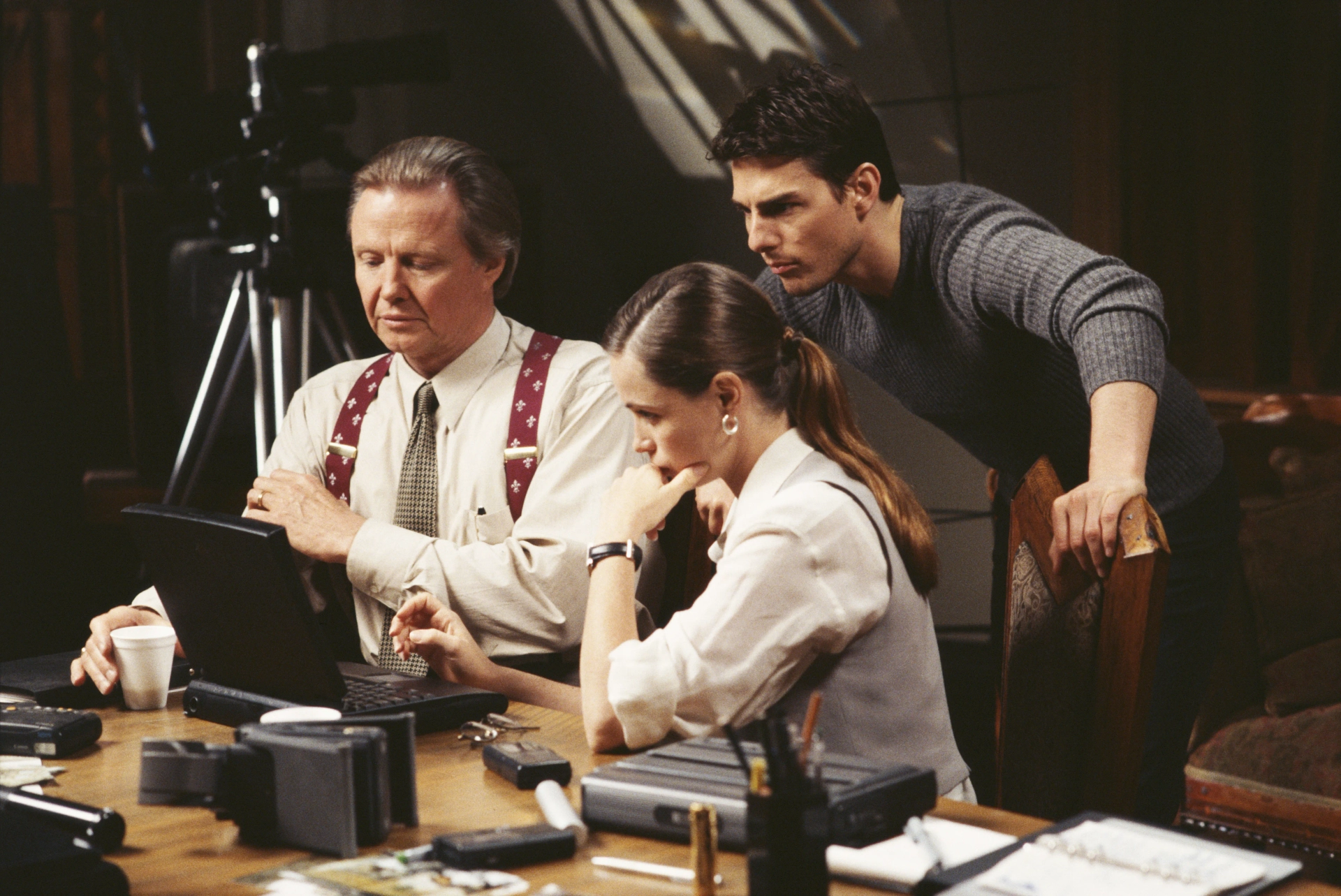 Tom Cruise, Emmanuelle Béart, and Jon Voight in Mission: Impossible (1996)