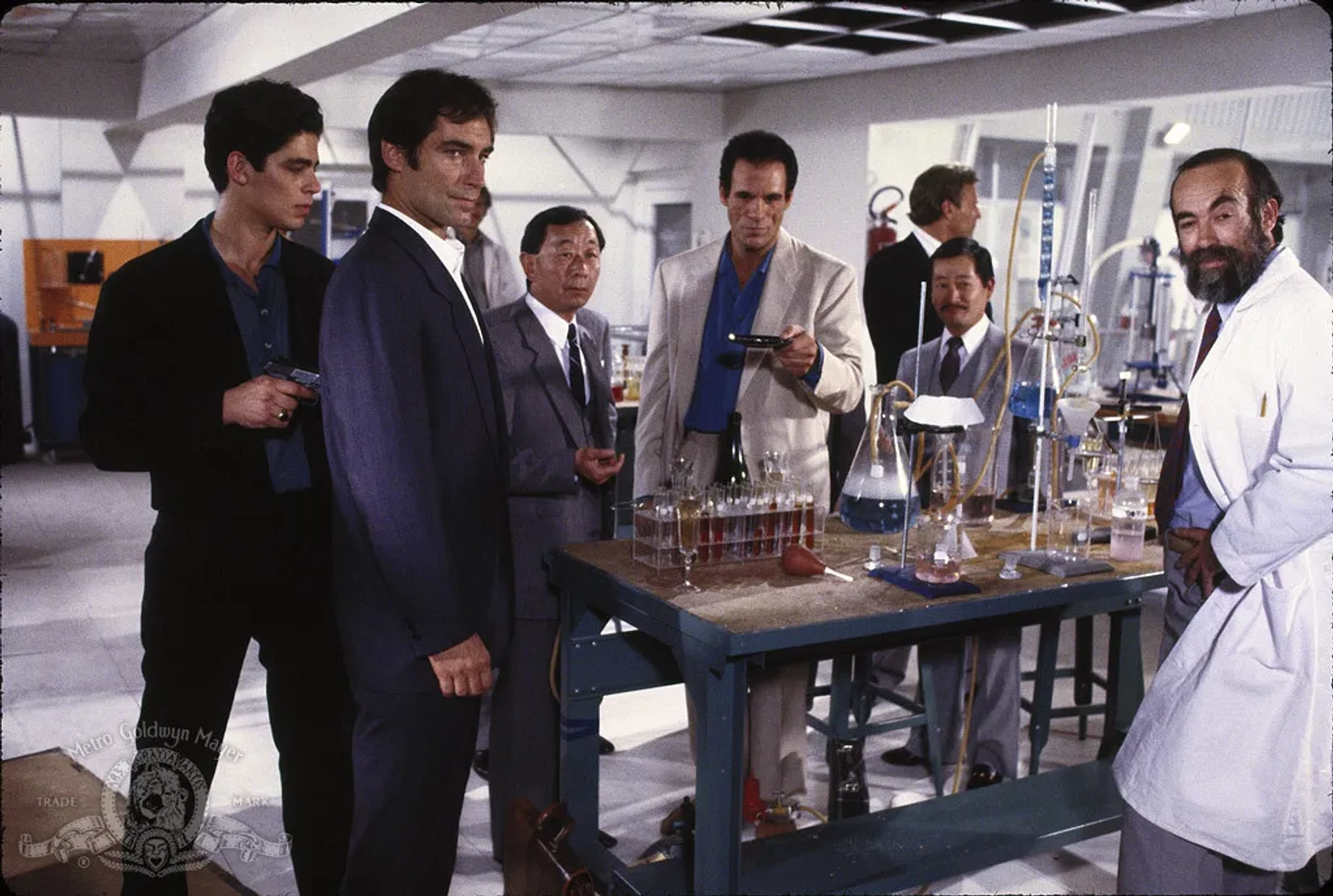 Timothy Dalton, Robert Davi, Benicio Del Toro, and Honorato Magaloni in Licence to Kill (1989)