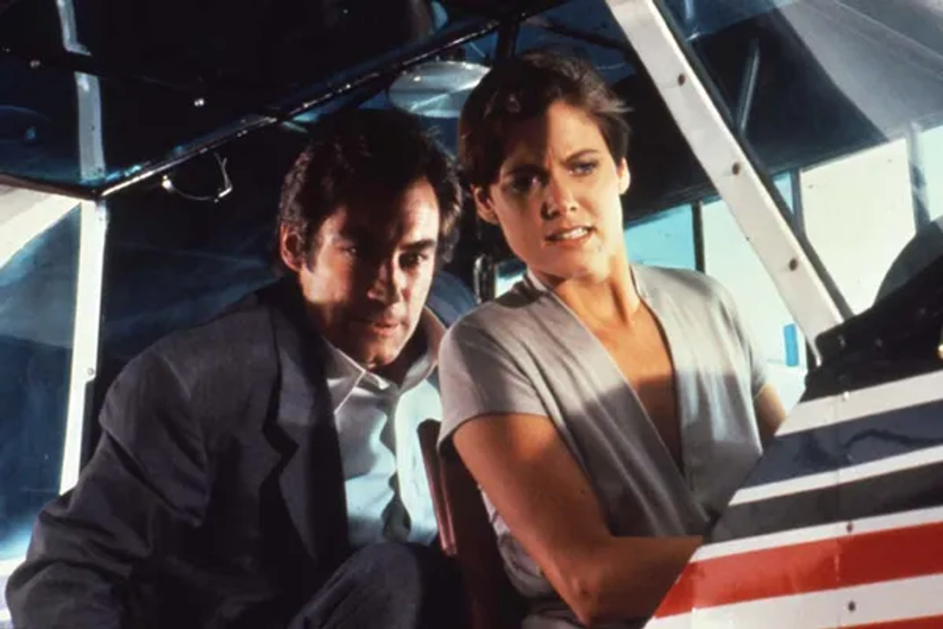 Carey Lowell and Timothy Dalton in Licence to Kill (1989)