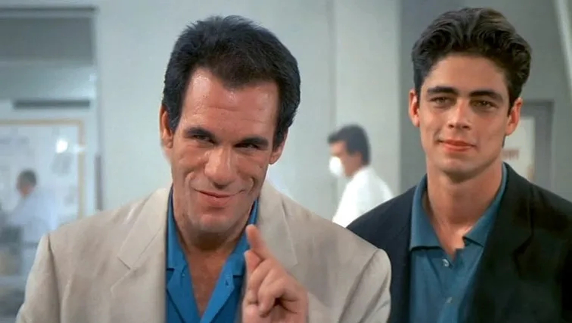 Robert Davi and Benicio Del Toro in Licence to Kill (1989)