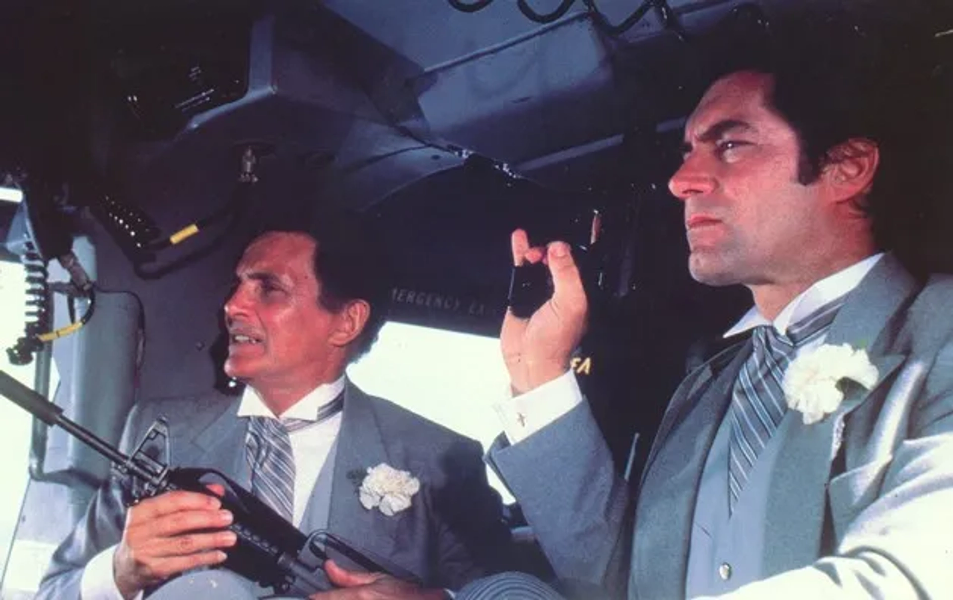 Timothy Dalton and David Hedison in Licence to Kill (1989)