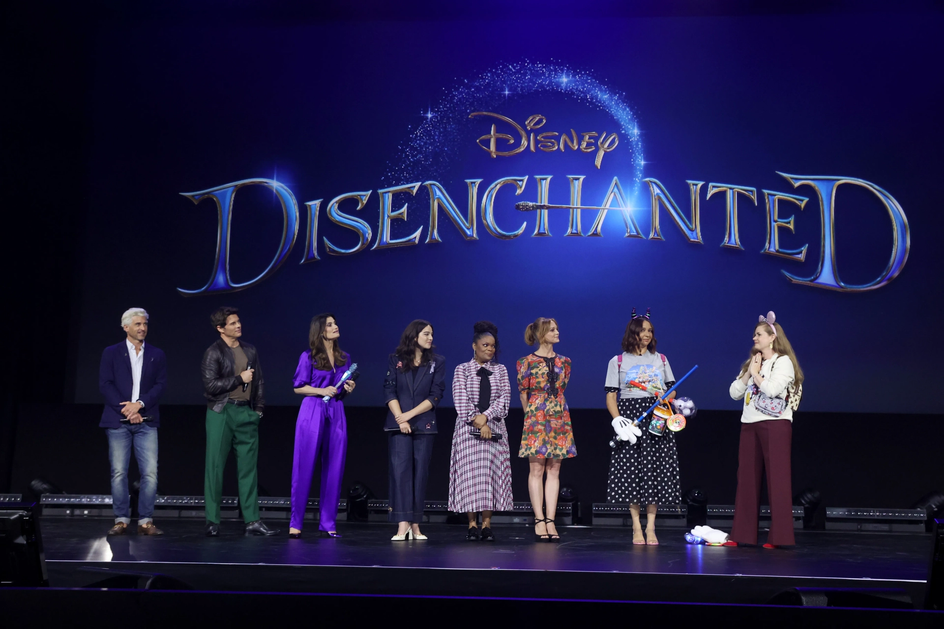 Patrick Dempsey, James Marsden, Amy Adams, Idina Menzel, Maya Rudolph, Yvette Nicole Brown, Jayma Mays, and Gabriella Baldacchino at an event for Disenchanted (2022)