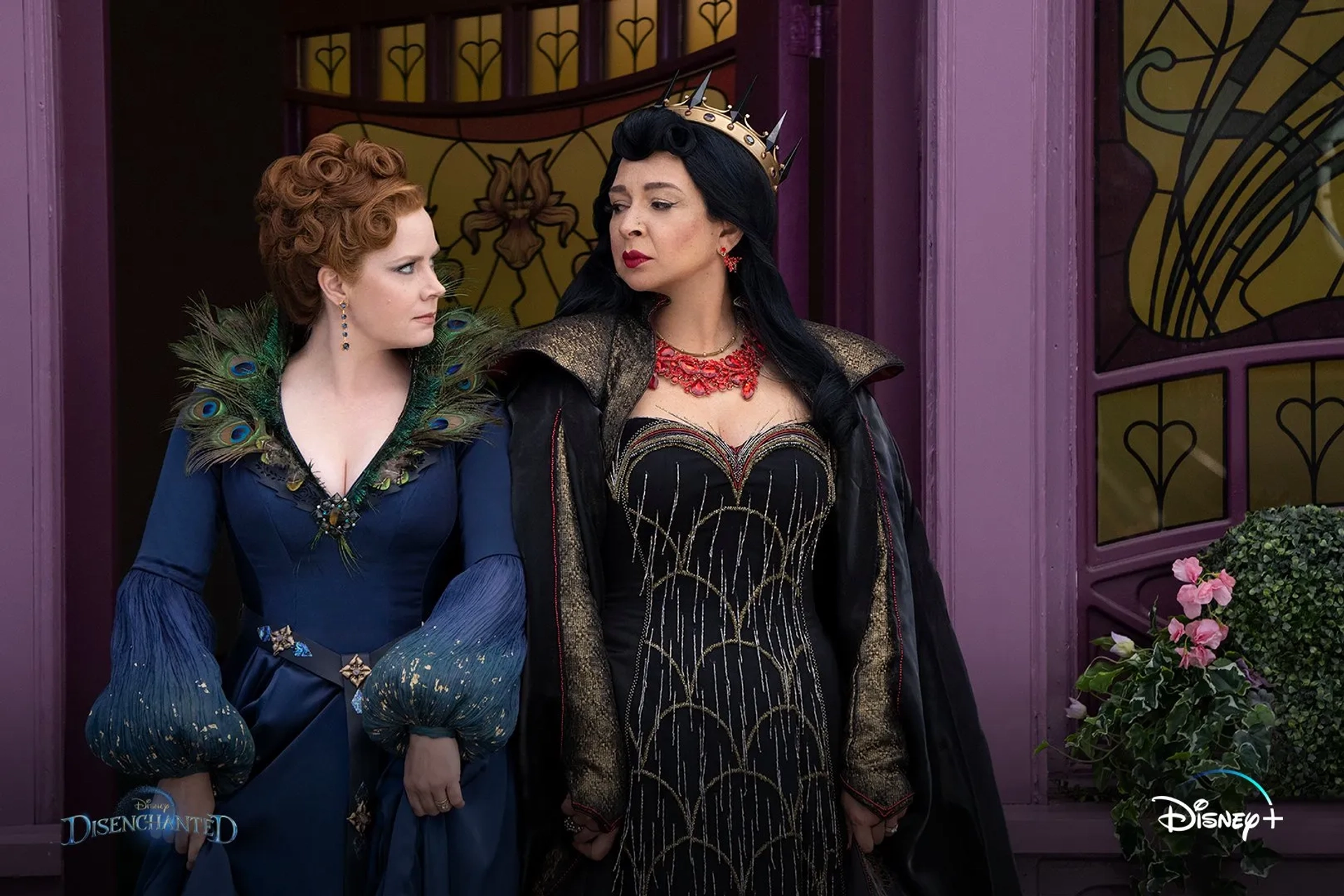 Amy Adams and Maya Rudolph in Disenchanted (2022)