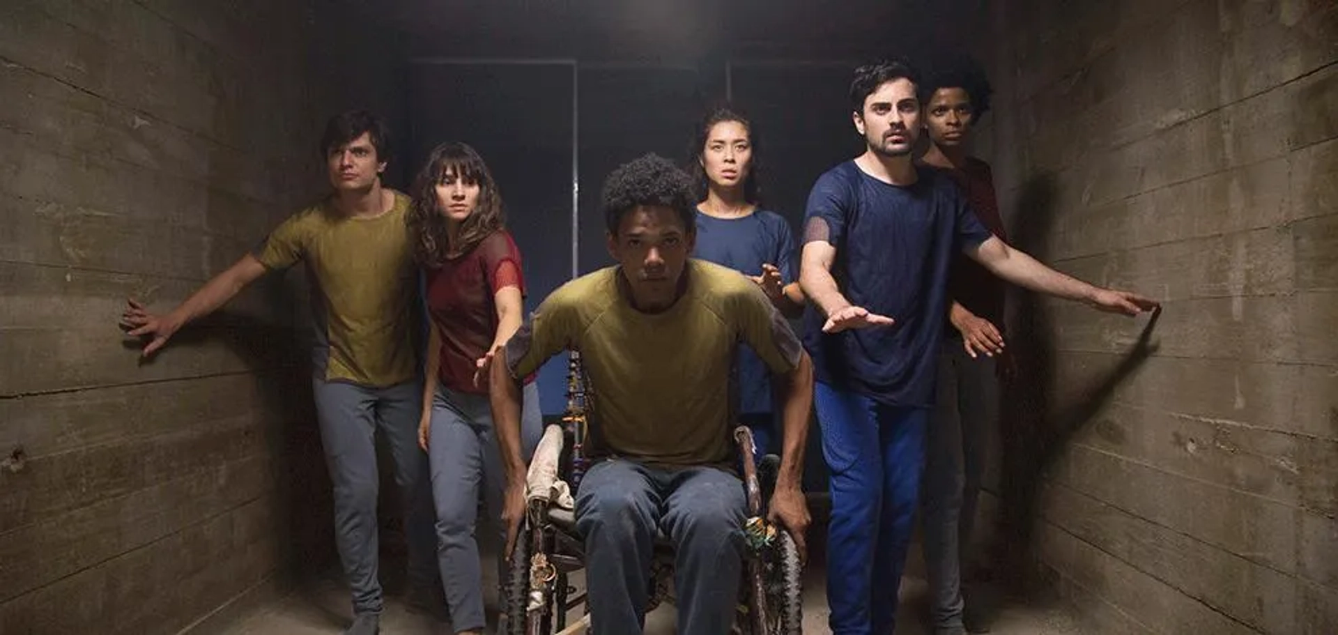 Viviane Porto, Michel Gomes, Rodolfo Valente, Bianca Comparato, Rafael Lozano, and Vaneza Oliveira in 3% (2016)