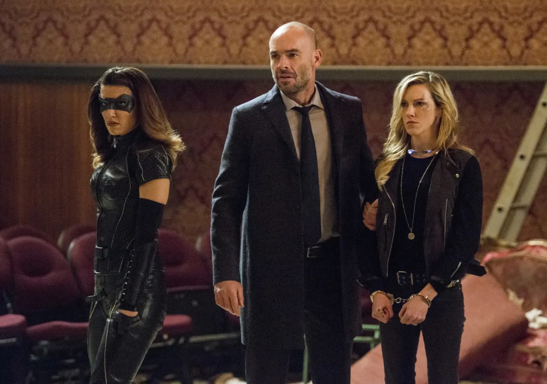 Paul Blackthorne, Katie Cassidy, and Juliana Harkavy in Arrow (2012)