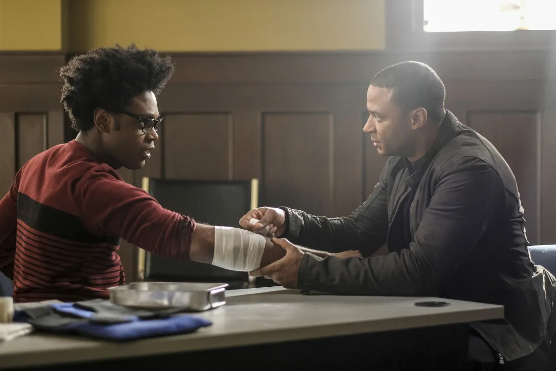 David Ramsey and Echo Kellum in Arrow (2012)