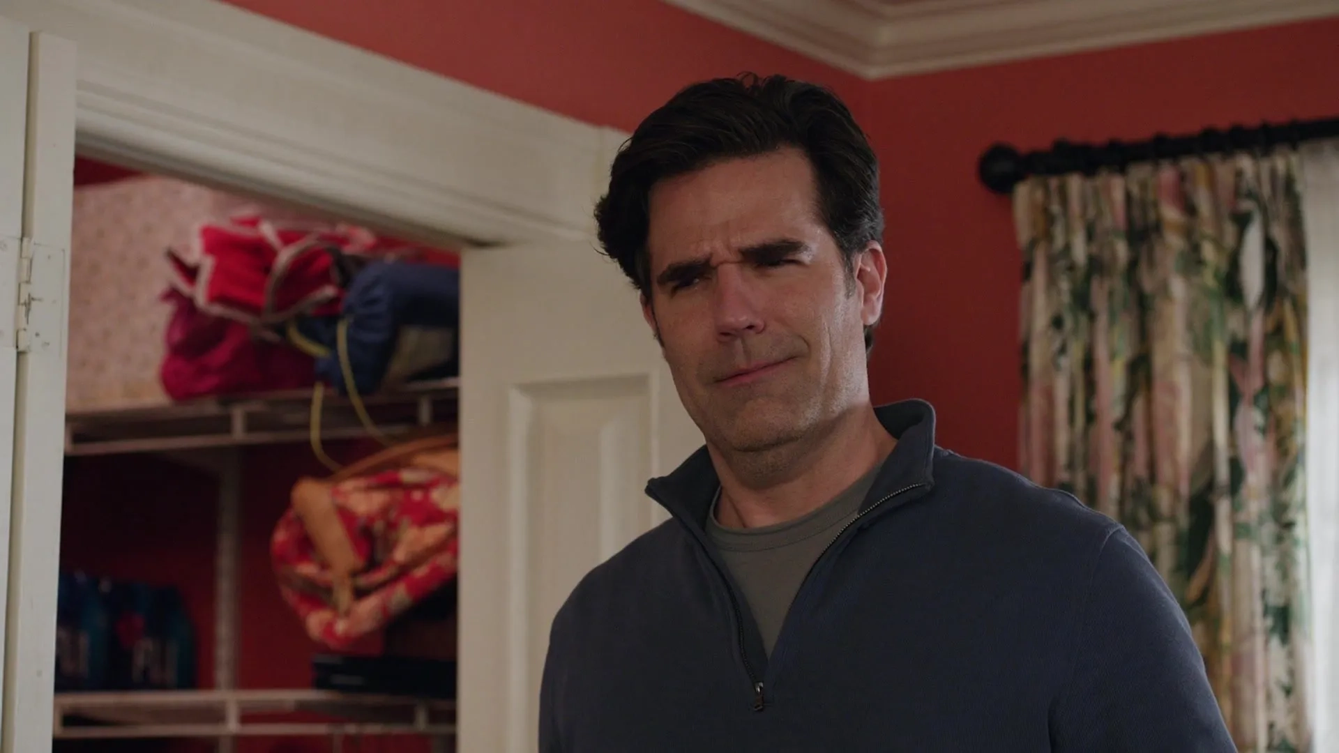 Rob Delaney in Home Sweet Home Alone (2021)