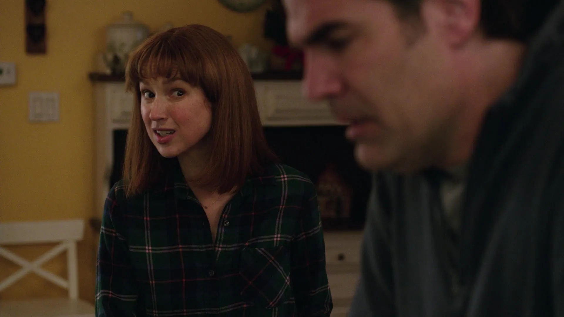 Ellie Kemper and Rob Delaney in Home Sweet Home Alone (2021)