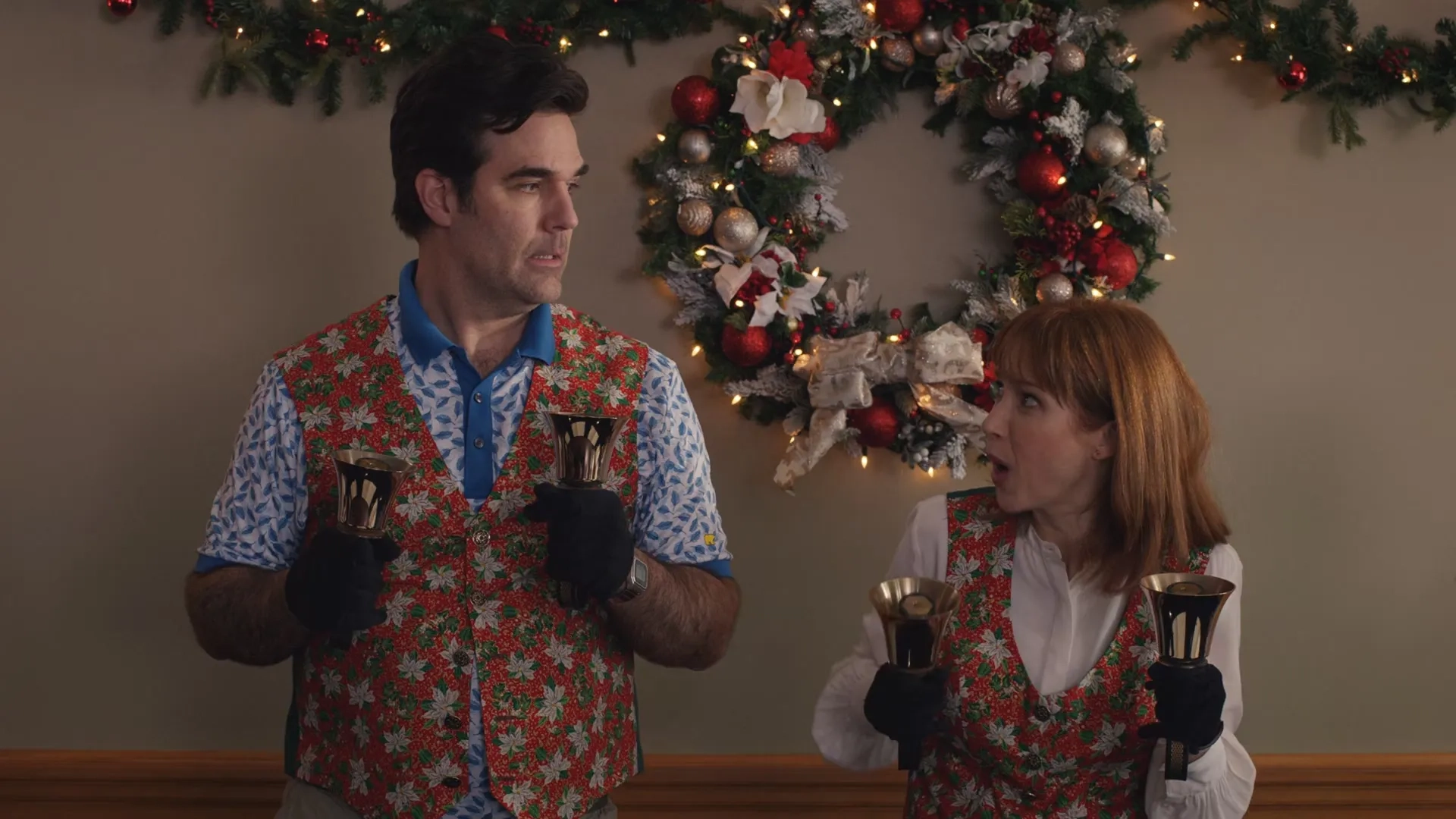 Ellie Kemper and Rob Delaney in Home Sweet Home Alone (2021)