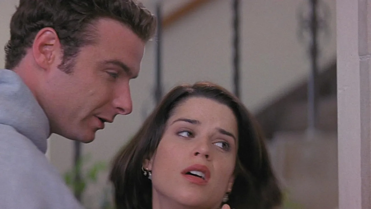 Neve Campbell and Liev Schreiber in Scream 2 (1997)