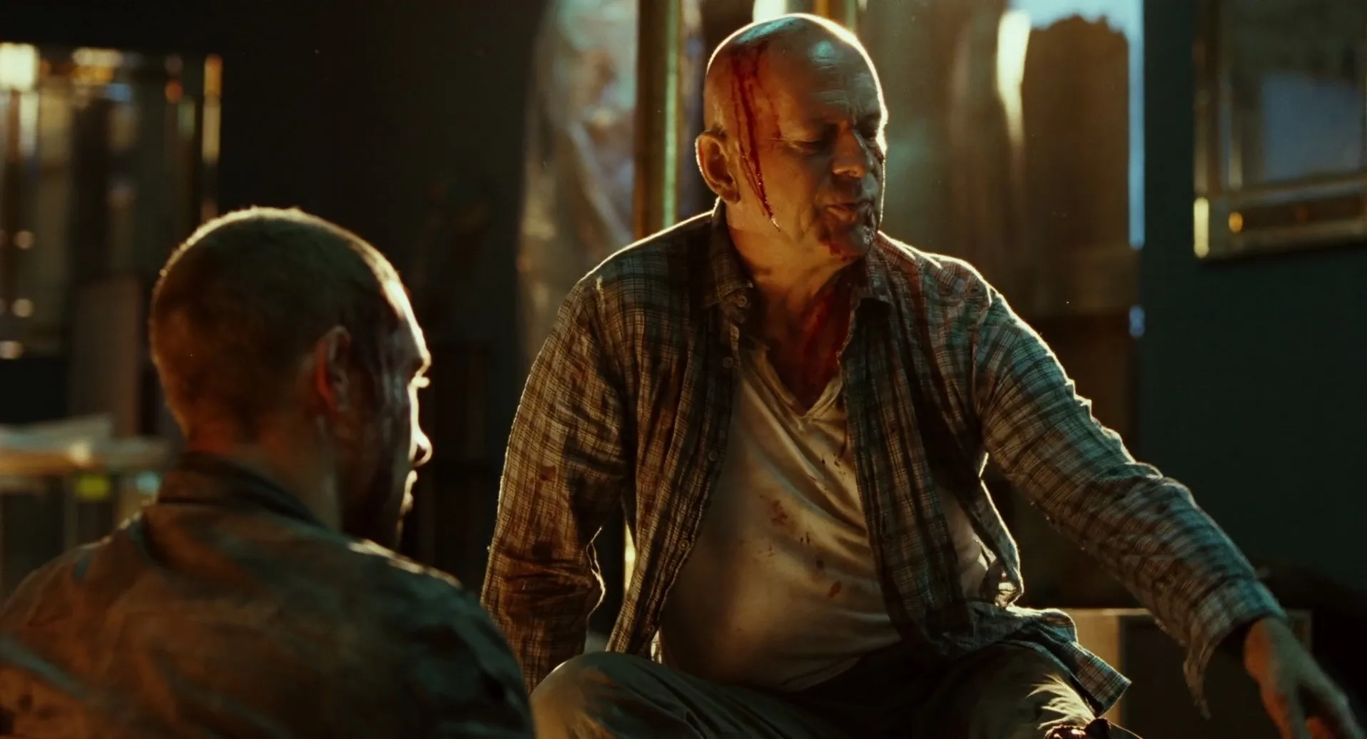 Bruce Willis and Jai Courtney in A Good Day to Die Hard (2013)