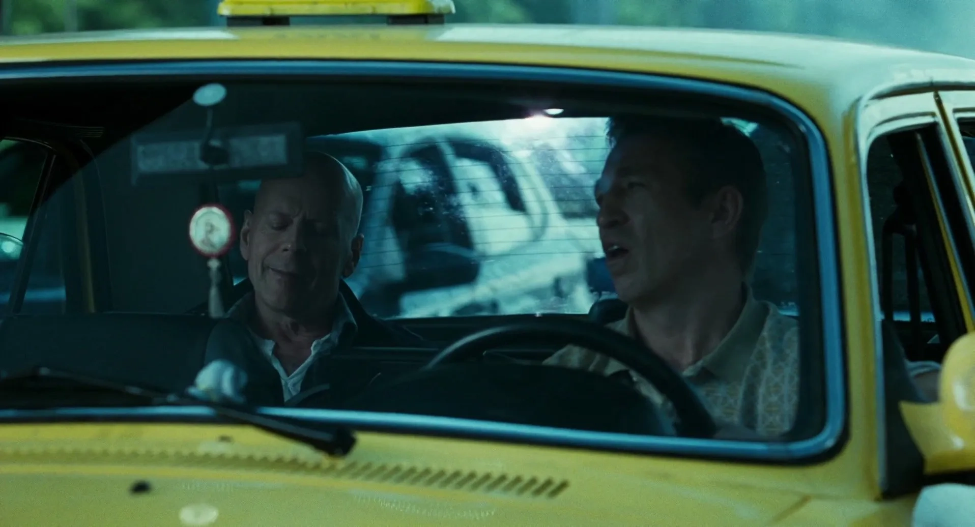 Bruce Willis and Pasha D. Lychnikoff in A Good Day to Die Hard (2013)