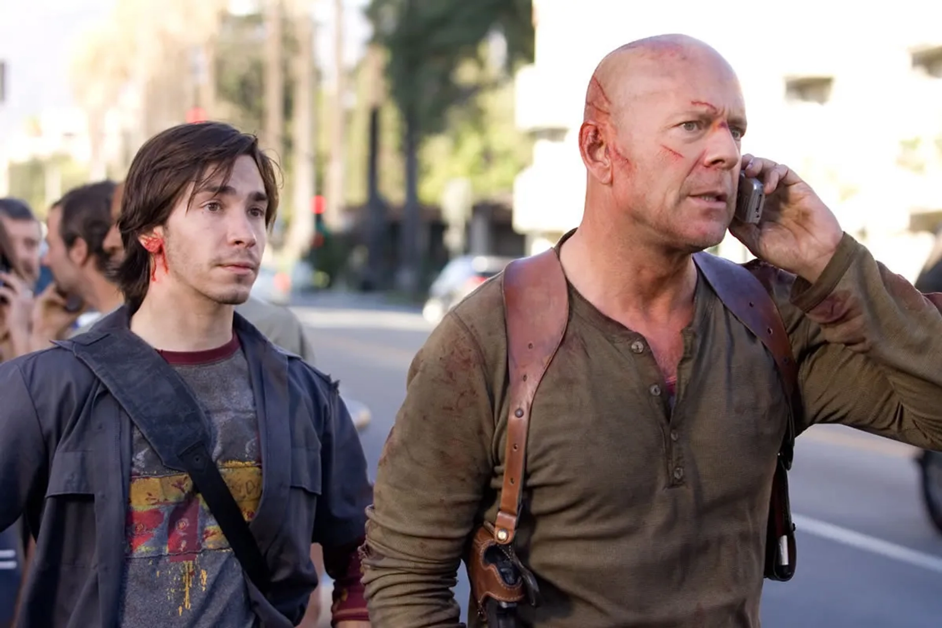 Bruce Willis and Justin Long in Live Free or Die Hard (2007)