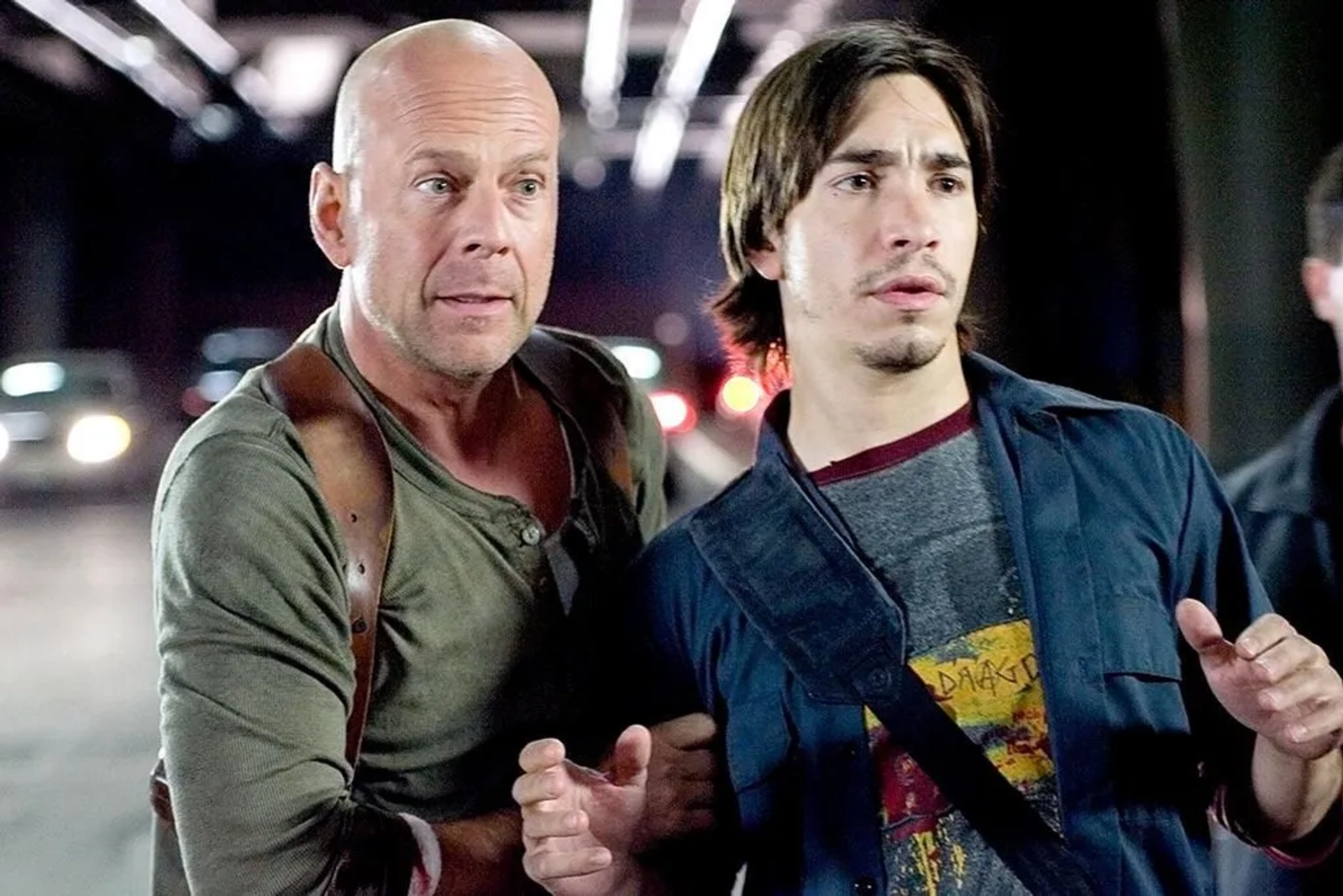 Bruce Willis and Justin Long in Live Free or Die Hard (2007)