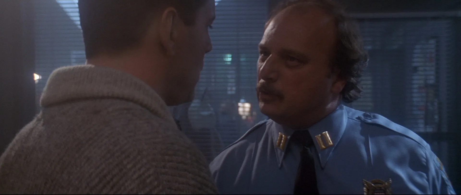 Bruce Willis and Dennis Franz in Die Hard 2 (1990)