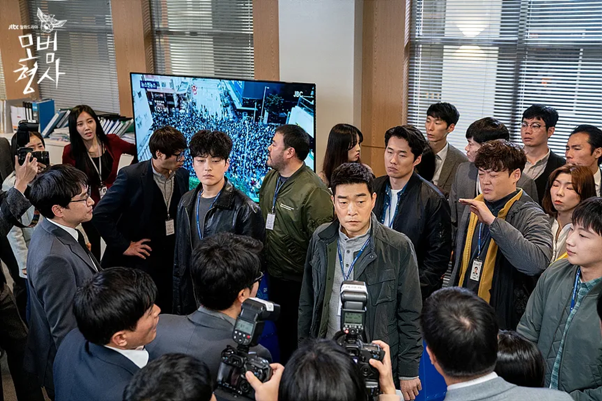 Rae-Hyung Cha, Son Hyeon-ju, Ji-Hoon Kim, Seung-jo Jang, Myung-Joon Kim, and Jung Soon-won in The Good Detective (2020)