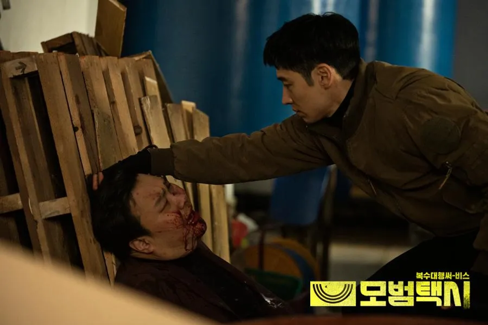 Lee Jehoon and Hang-ho Tae in Taxi Driver (2021)