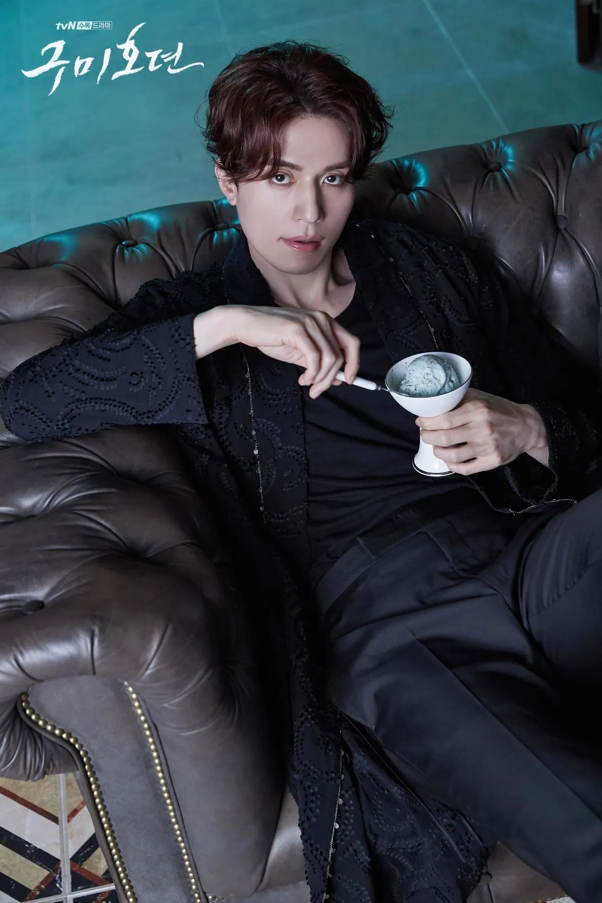 Lee Dong-wook in Tale of the Nine Tailed (2020)