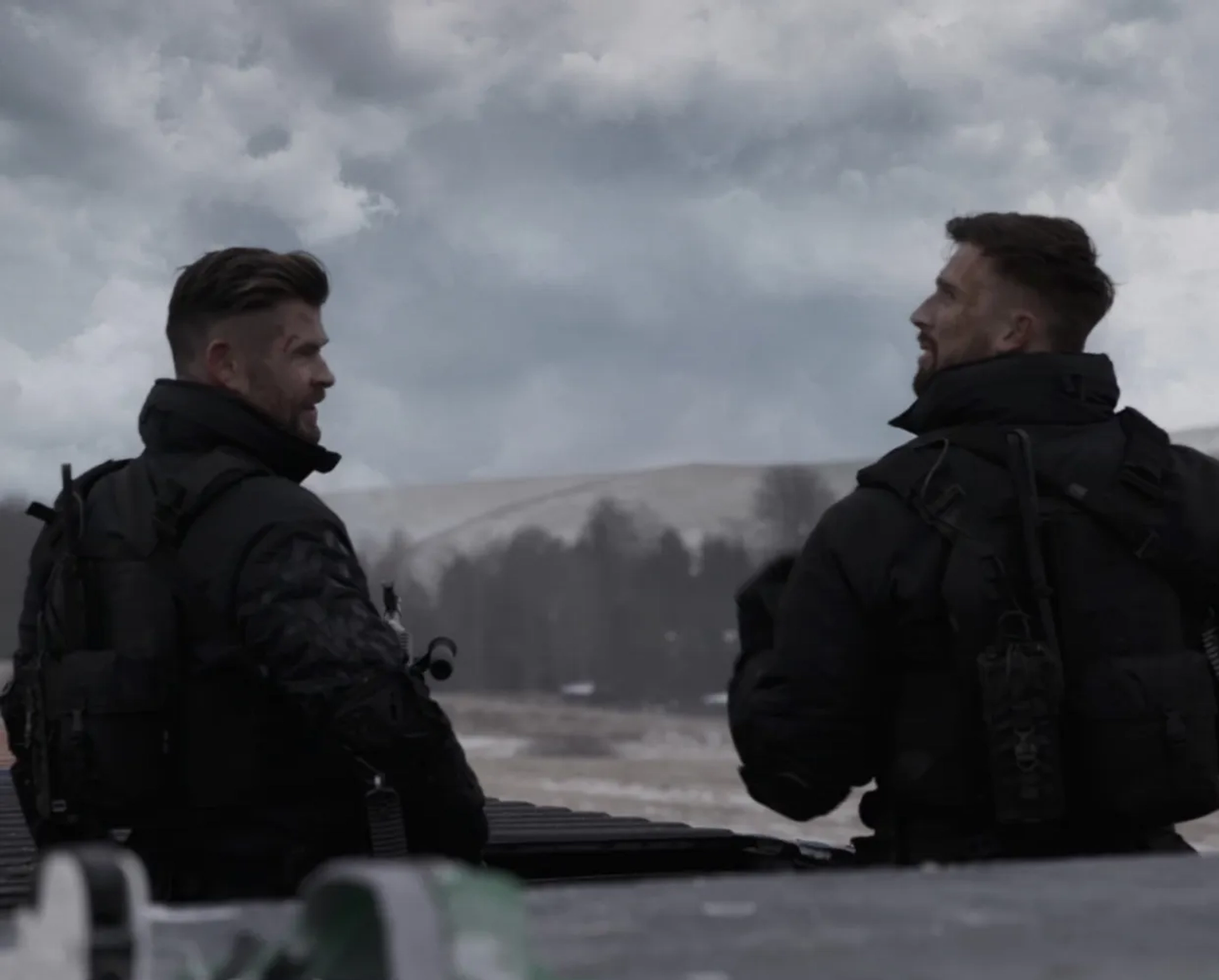 Chris Hemsworth and Justin Howell in Extraction II (2023)