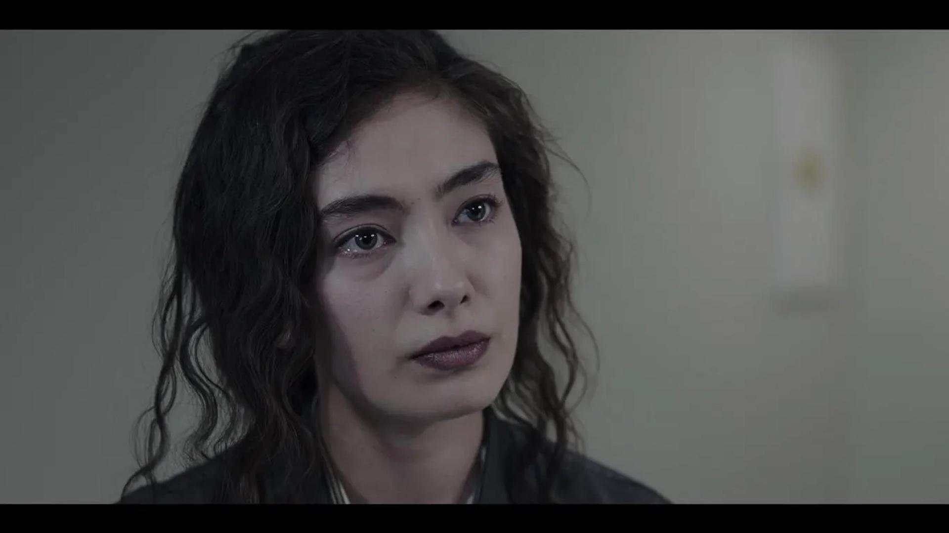 Neslihan Atagül in Dip (2018)