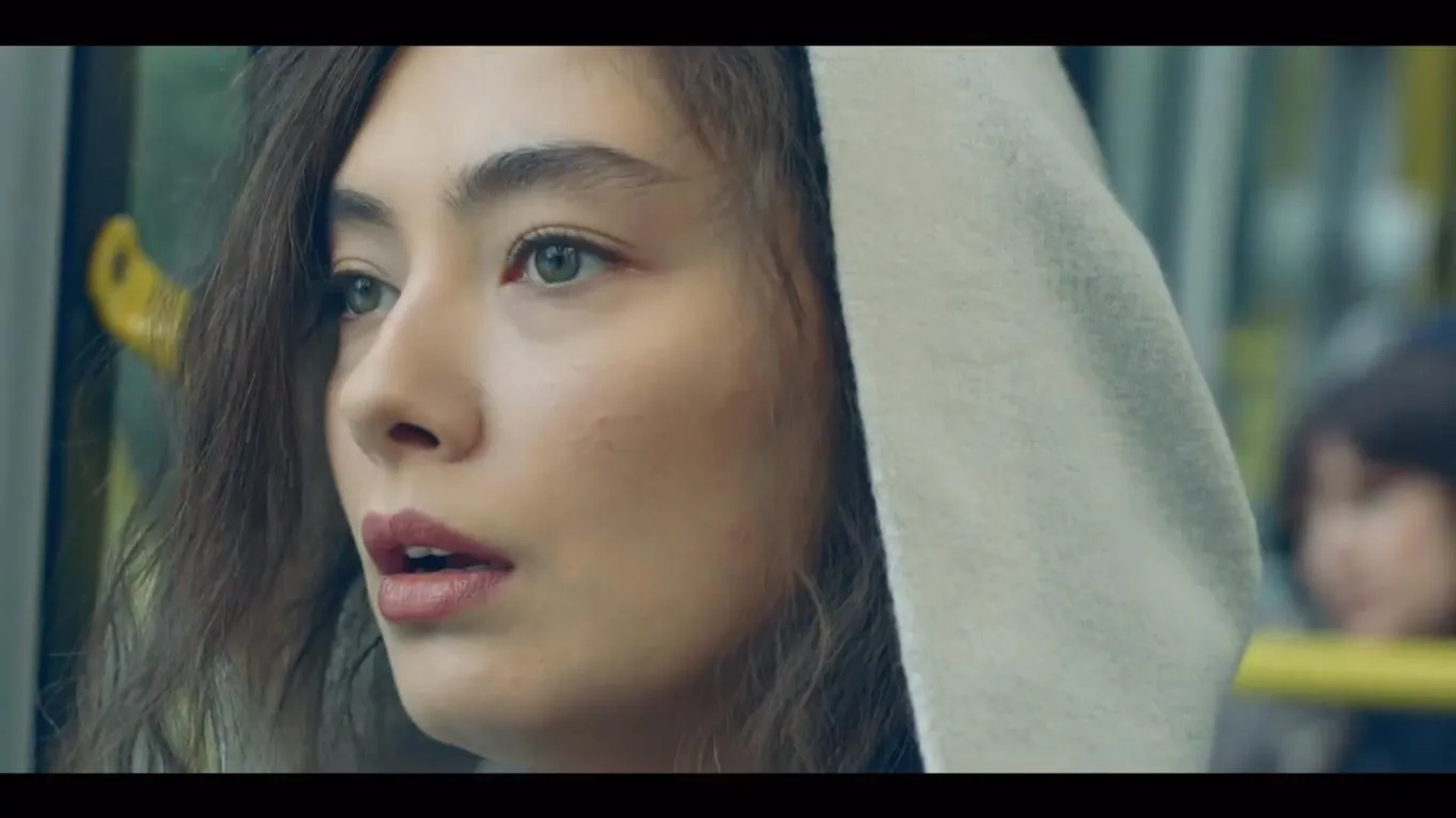 Neslihan Atagül in Dip (2018)