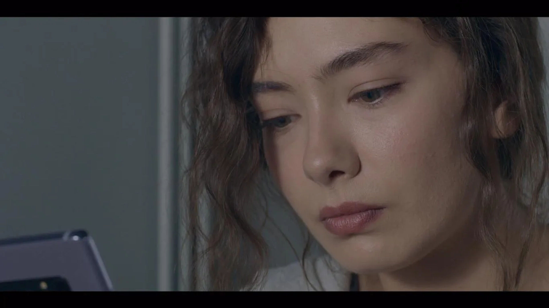 Neslihan Atagül in Dip (2018)