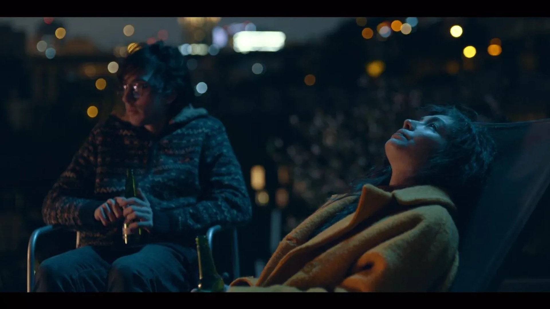 Neslihan Atagül and Gün Koper in Dip (2018)