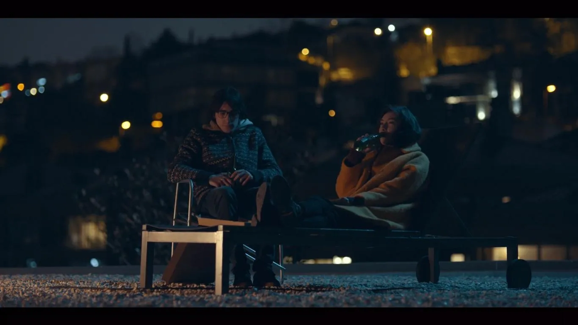 Neslihan Atagül and Gün Koper in Dip (2018)