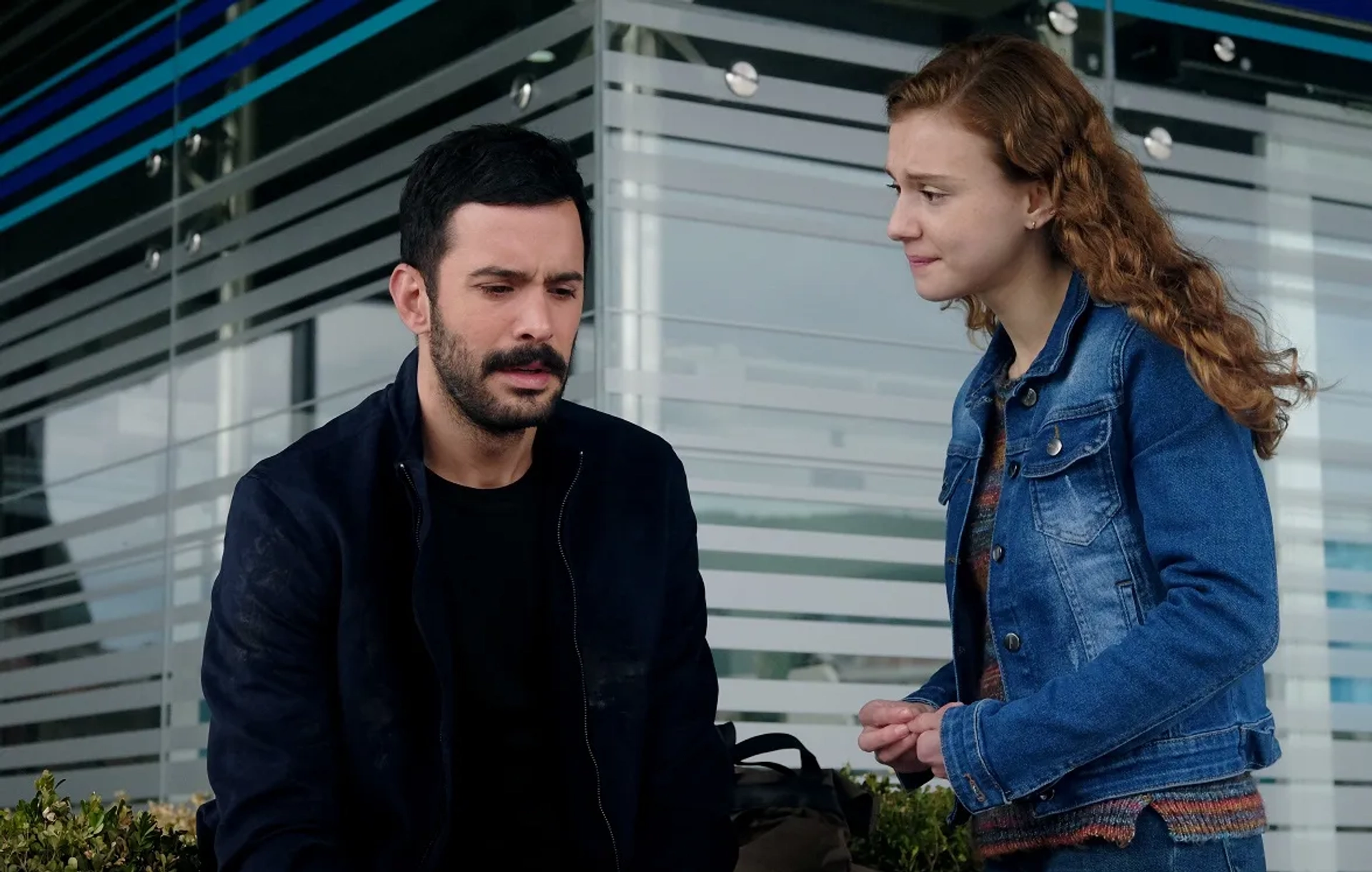 Baris Arduç and Ahsen Eroglu in Kuzgun: 10.Bölüm (2019)