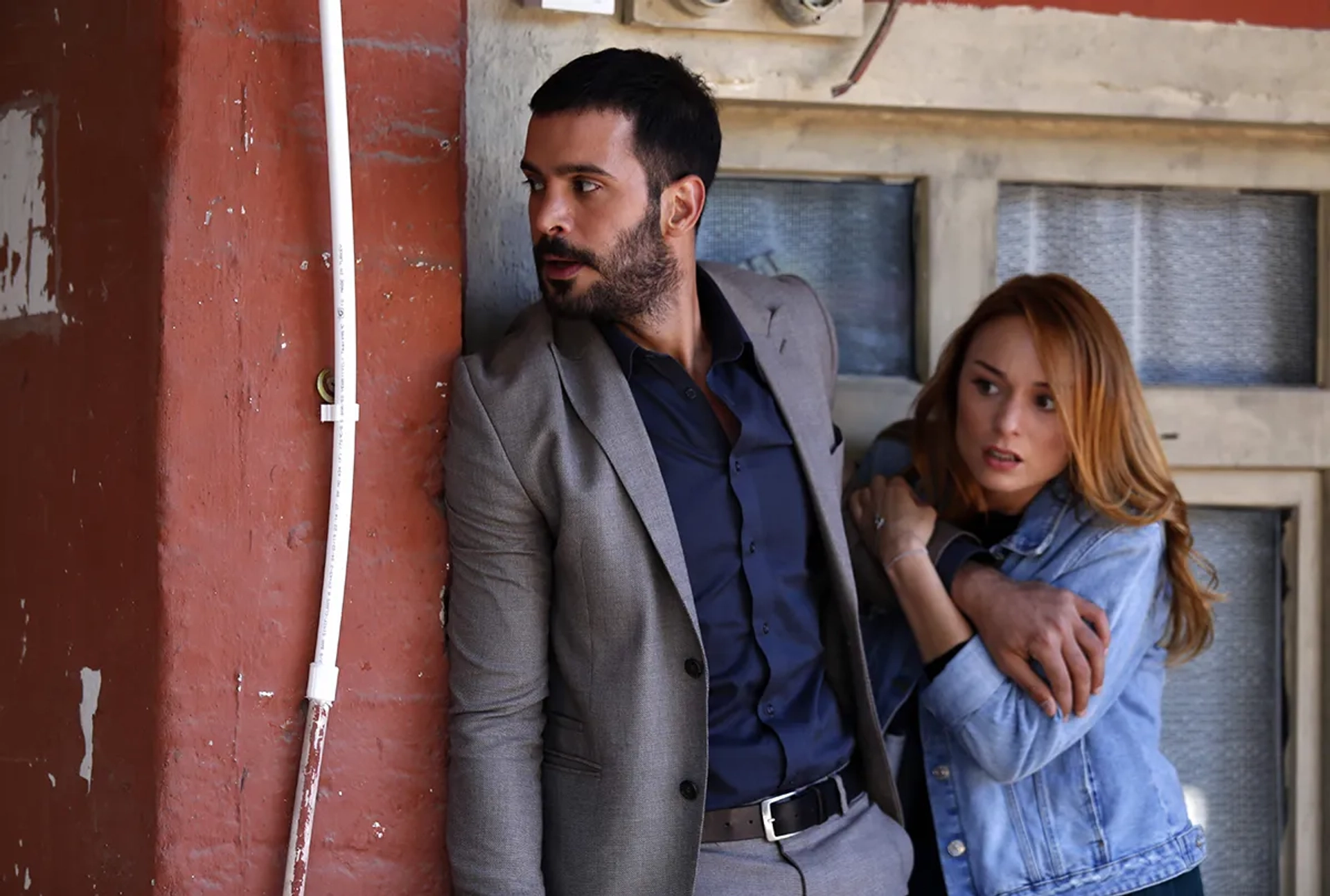 Nilperi Sahinkaya and Baris Arduç in Kuzgun: 19.Bölüm (2019)