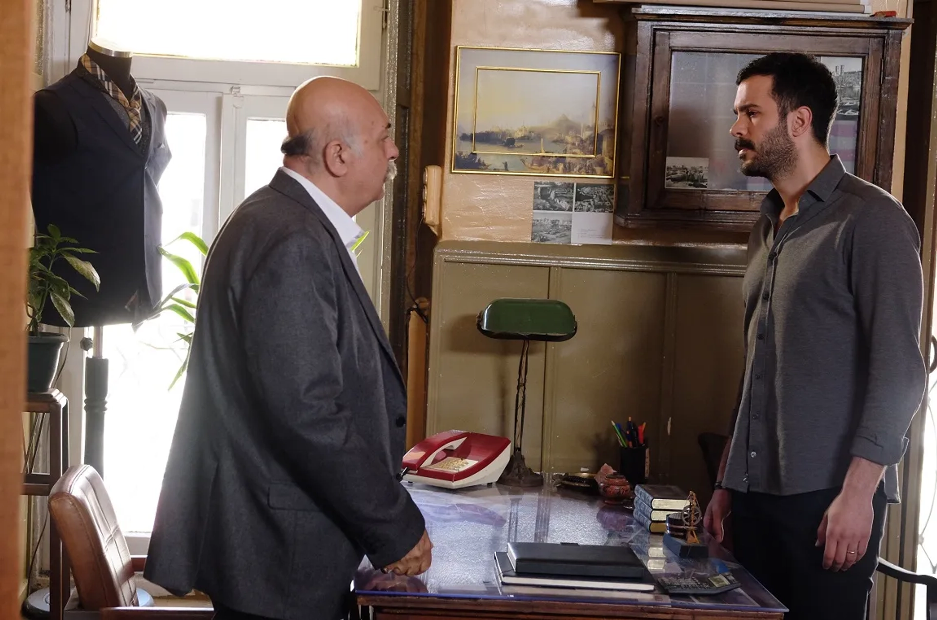 Settar Tanriögen and Baris Arduç in Kuzgun: 16.Bölüm Sezon Finali (2019)