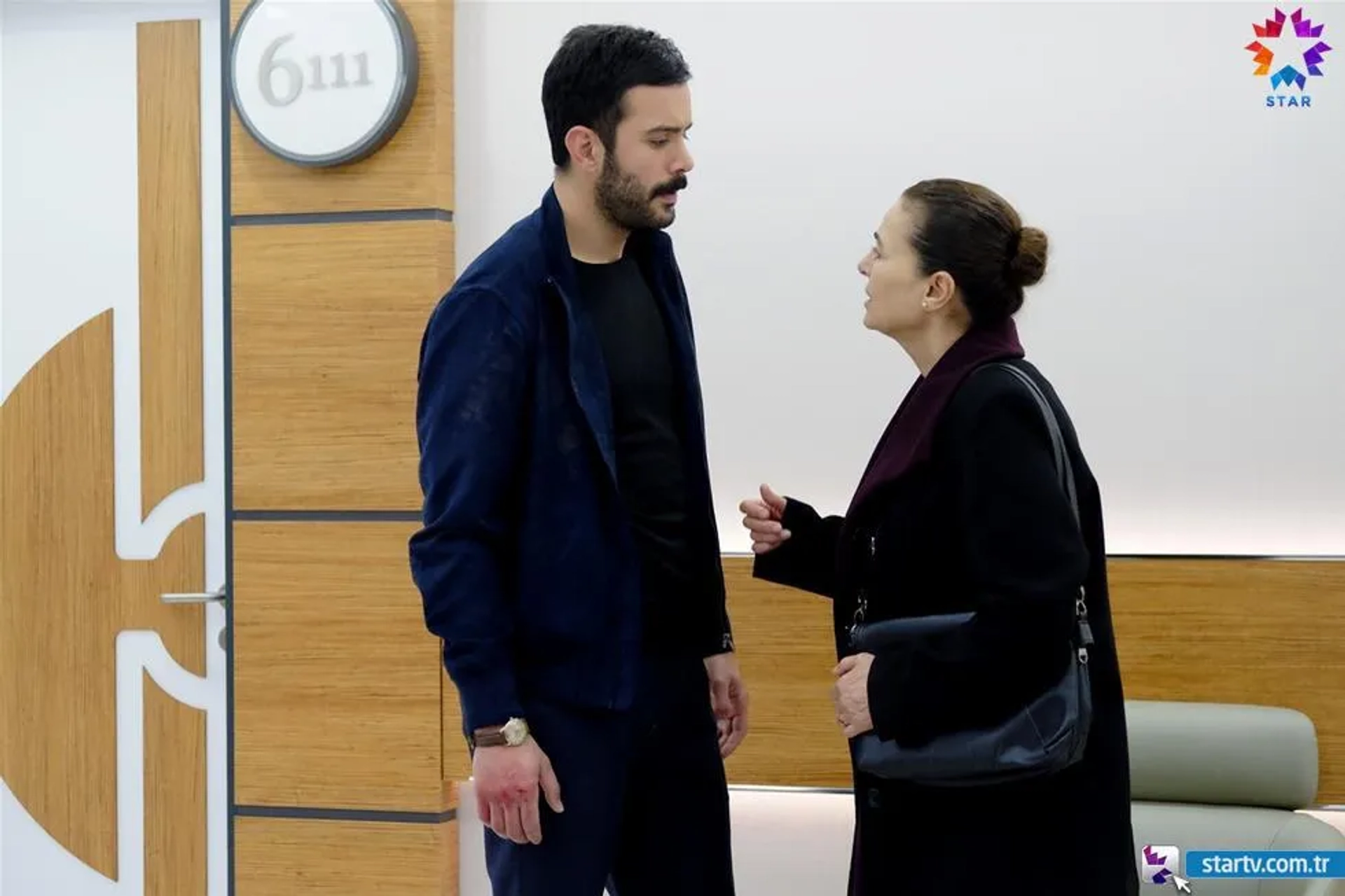 Hatice Aslan and Baris Arduç in Kuzgun: 10.Bölüm (2019)