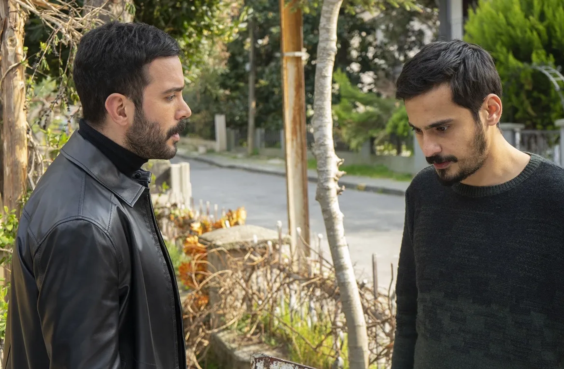 Baris Arduç and Caner Sahin in Kuzgun: 9.Bölüm (2019)