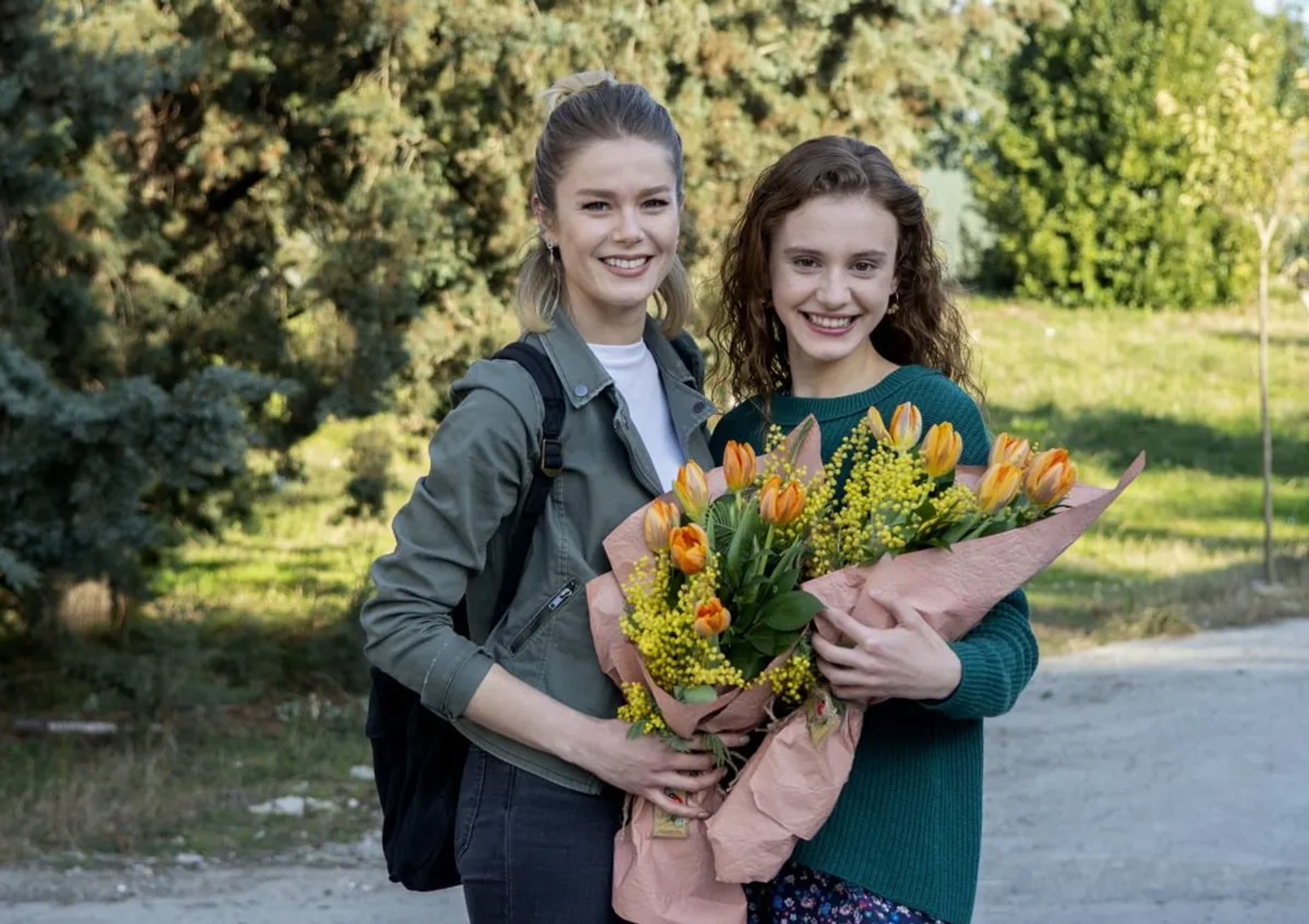 Burcu Biricik and Ahsen Eroglu in Kuzgun (2019)