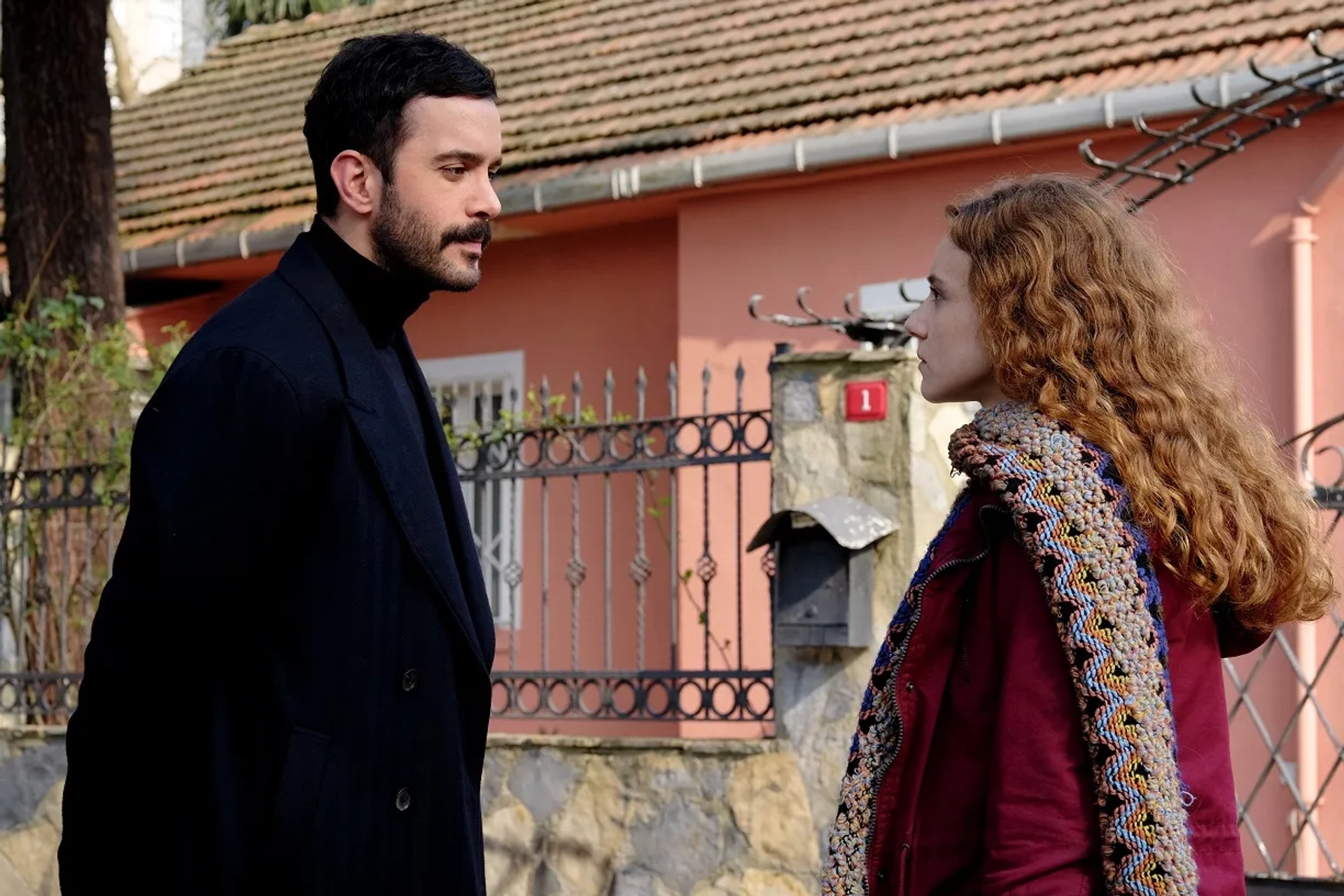 Baris Arduç and Ahsen Eroglu in Kuzgun (2019)