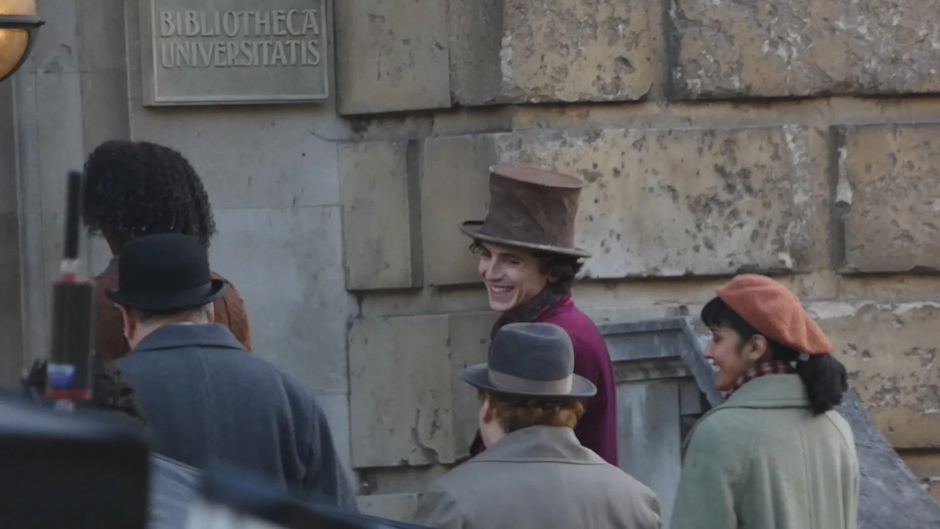 Jim Carter, Rakhee Thakrar, and Timothée Chalamet in Wonka (2023)