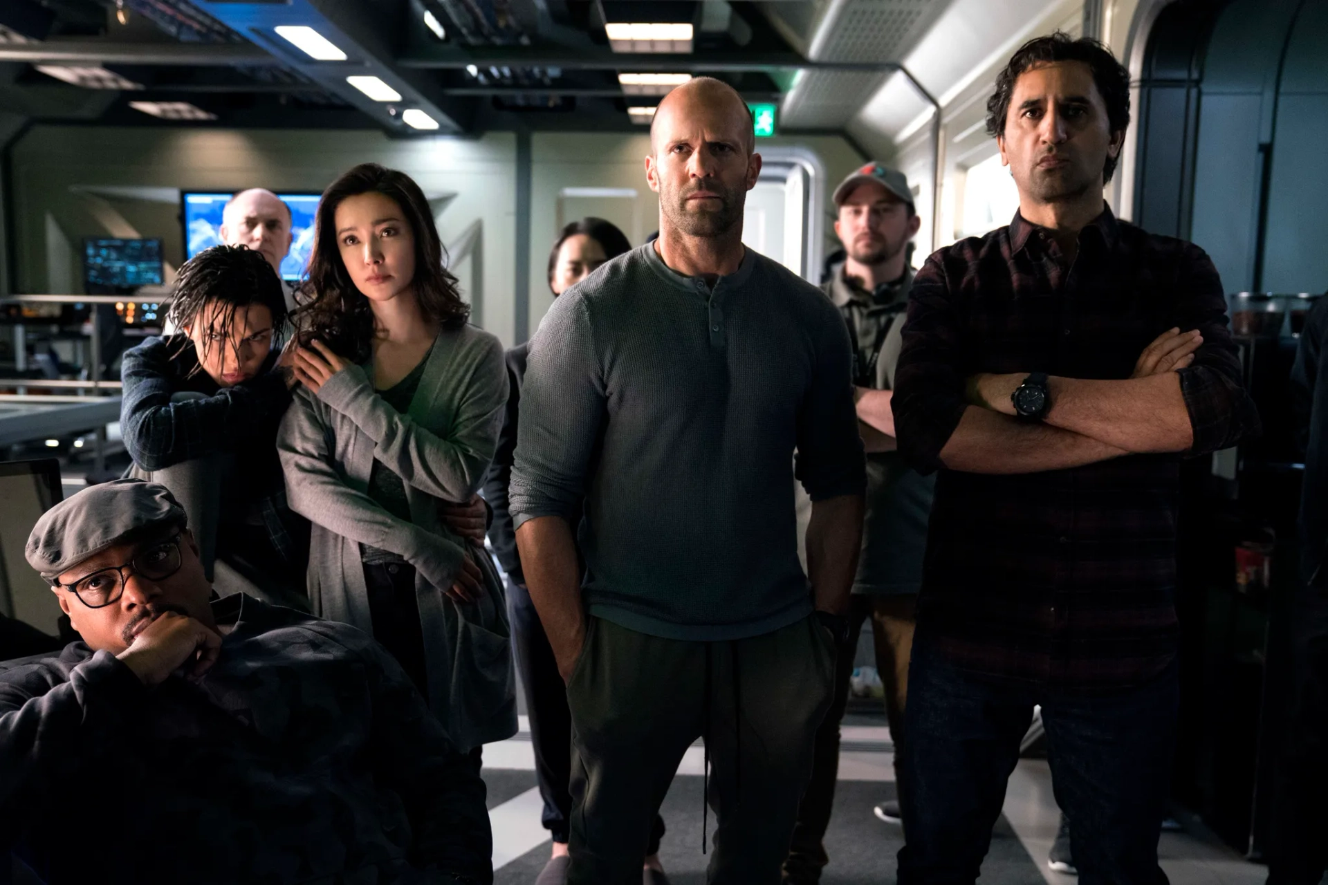 Jason Statham, Cliff Curtis, Bingbing Li, Page Kennedy, and Ruby Rose in The Meg (2018)