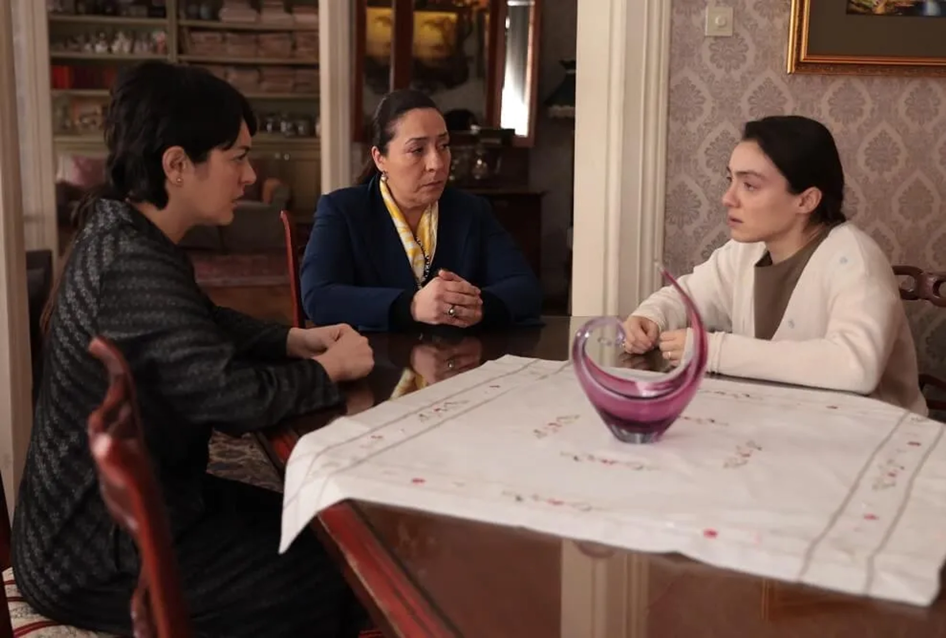 Binnur Kaya, Ezgi Mola, and Merve Dizdar in The Innocents (2020)