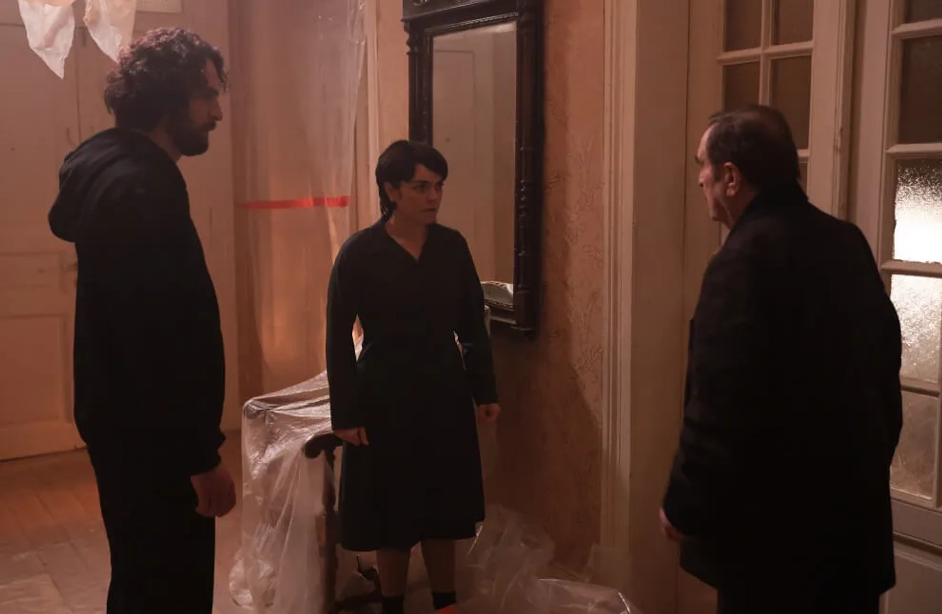 Metin Coskun, Ezgi Mola, and Birkan Sokullu in The Innocents (2020)