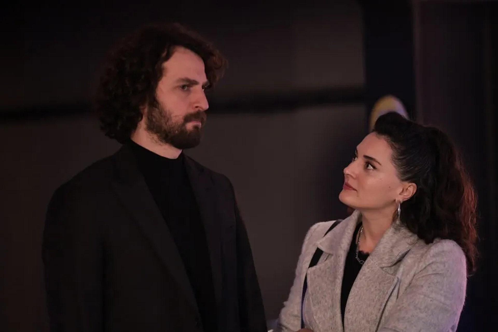 Birkan Sokullu and Aslihan Gürbüz in The Innocents (2020)