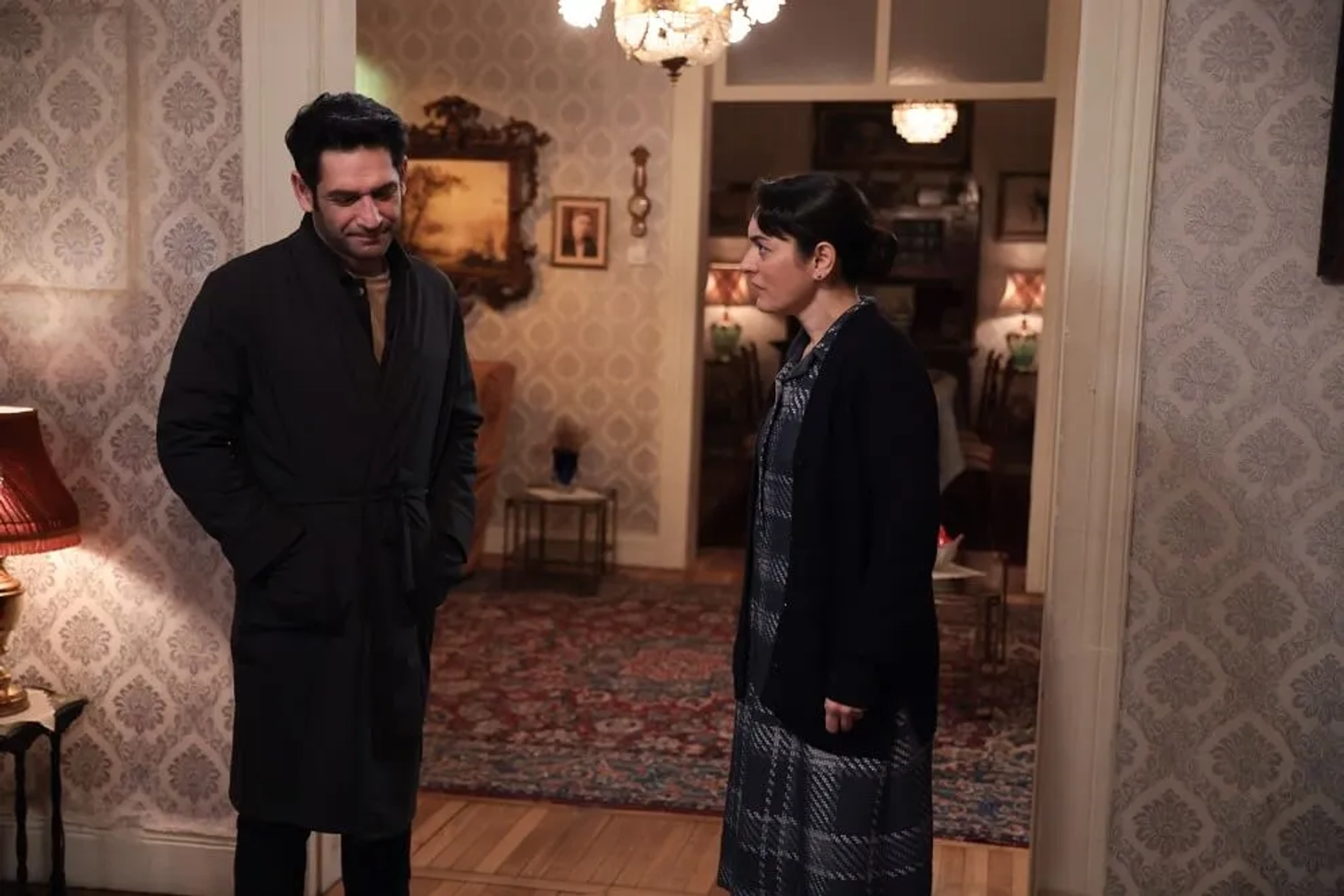 Ezgi Mola and Tansel Öngel in The Innocents (2020)