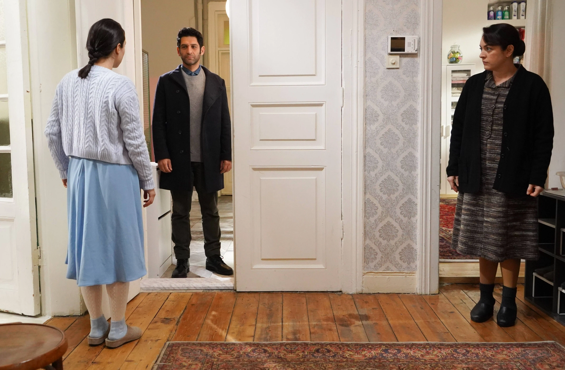 Ezgi Mola, Tansel Öngel, and Merve Dizdar in The Innocents (2020)