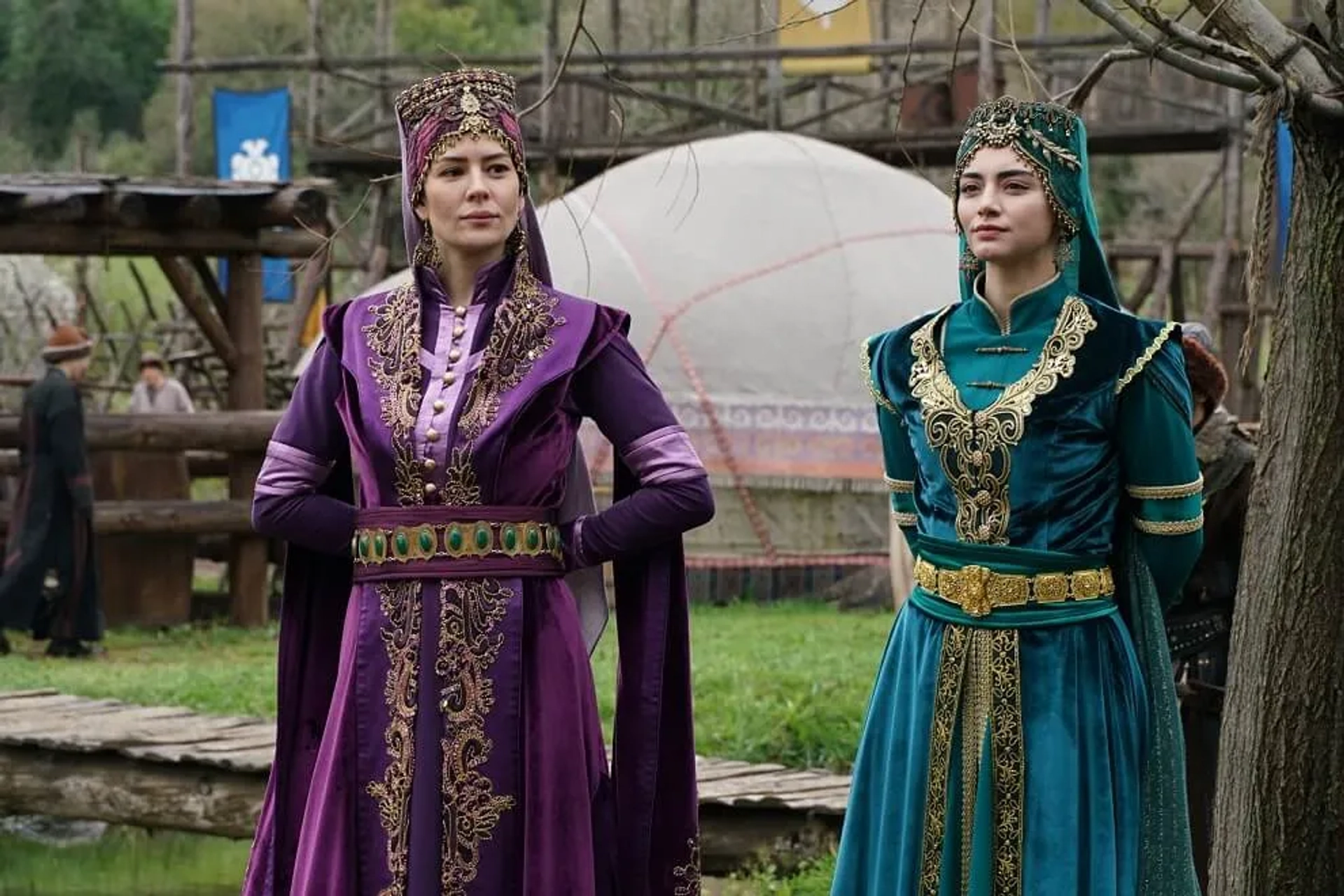 Özge Törer and Yildiz Çagri Atiksoy in The Founder: Ottoman (2019)