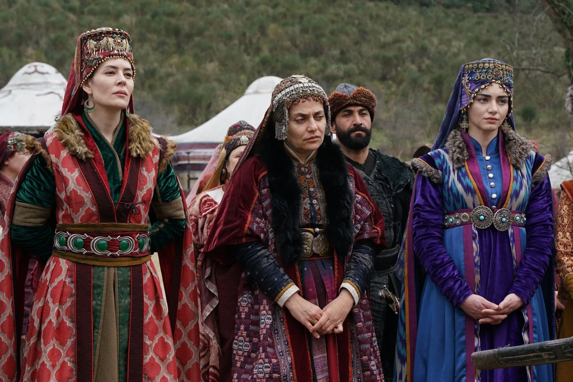 Özge Törer, Didem Balçin, and Yildiz Çagri Atiksoy in The Founder: Ottoman (2019)