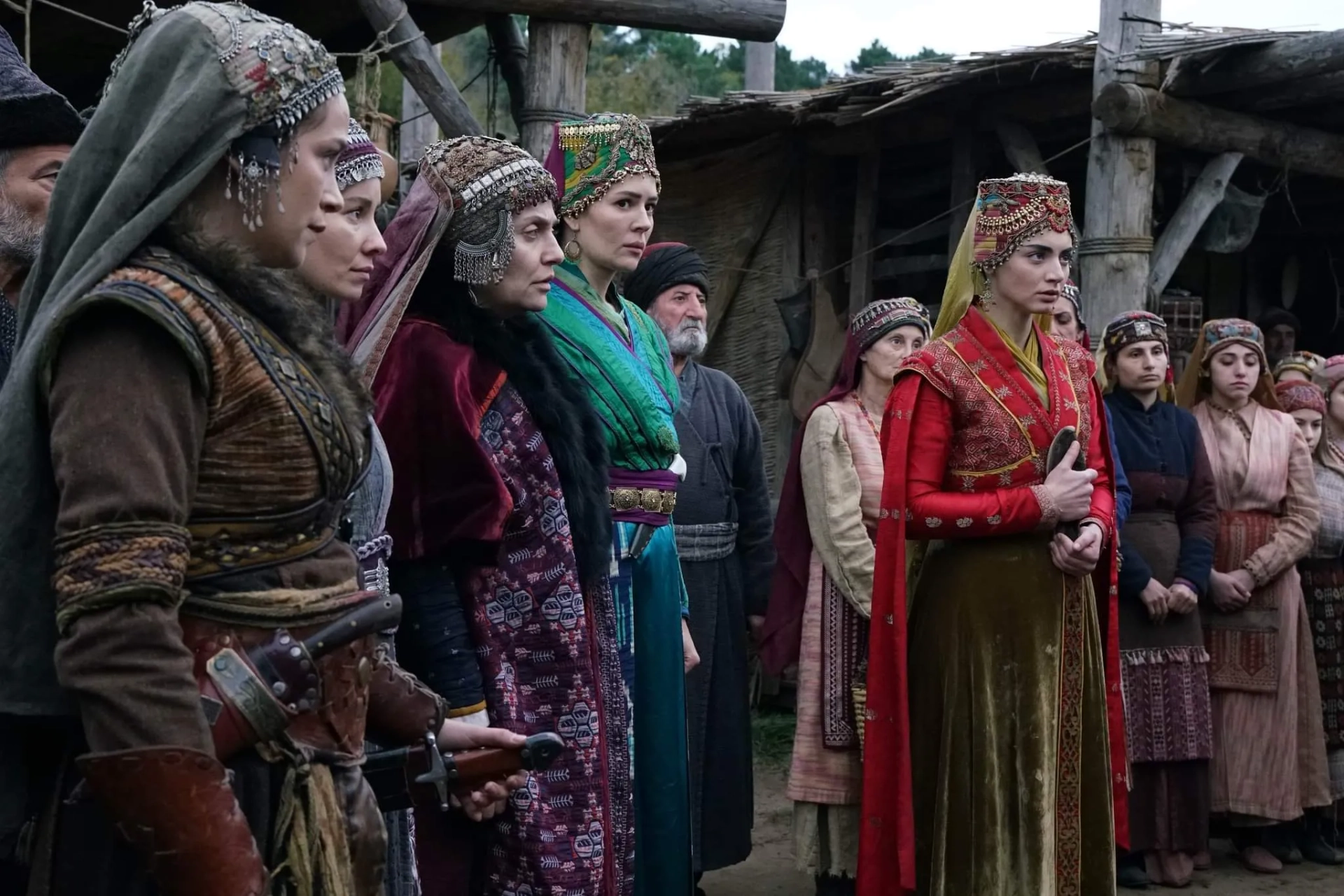 Özge Törer, Didem Balçin, Yildiz Çagri Atiksoy, Açelya Özcan, and Buse Arslan in The Founder: Ottoman (2019)