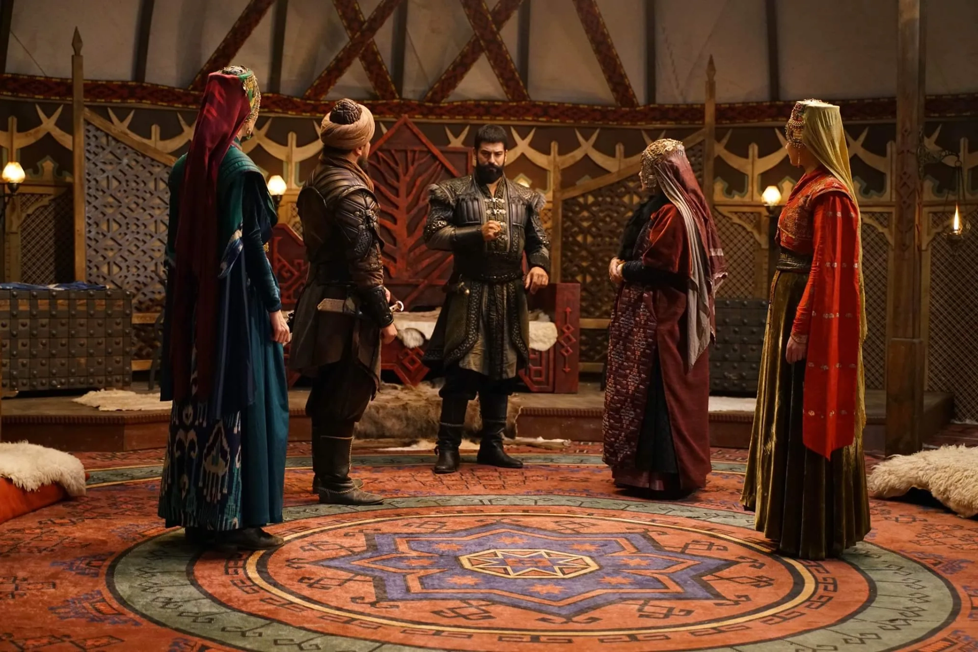 Özge Törer, Didem Balçin, Burak Özçivit, Yildiz Çagri Atiksoy, and Emre Basalak in The Founder: Ottoman (2019)